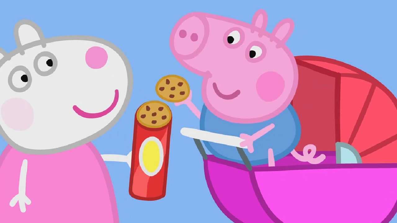 小猪佩奇和小羊苏西照顾玩偶宝宝吃饼干