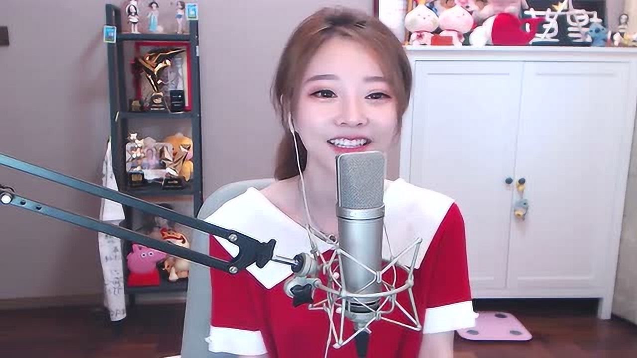 冯提莫超级喜欢你一句画个圈圈诅咒你超可爱