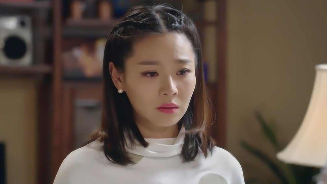 老爸当家权薇权芳权水权爱姐妹四人一起聊天并逗权水玩