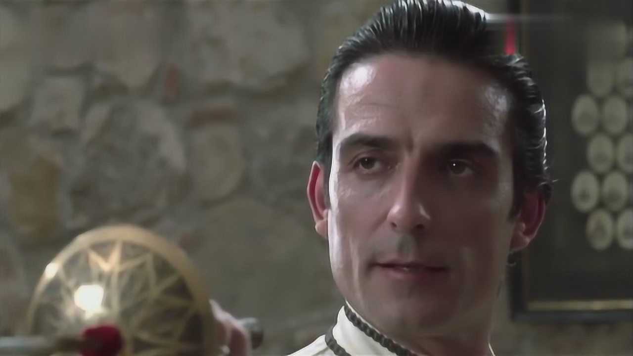 快餐车胖子突然出现在苏菲亚背后吓得姑娘飞起