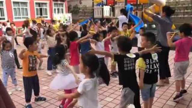 最新幼儿园广播体操《大梦想家》儿童舞表演