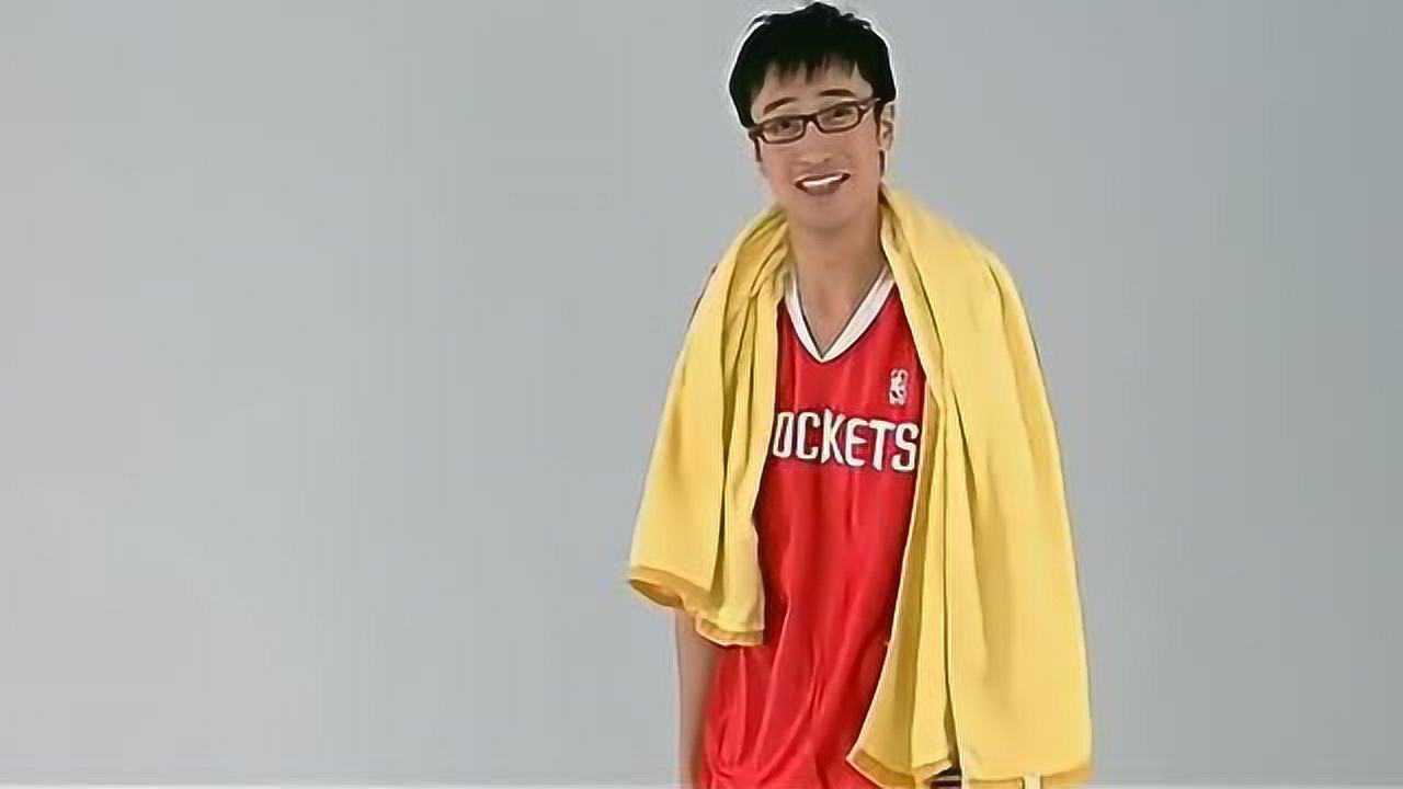 爱情公寓一菲调侃关谷曾老师打篮球像谈恋爱关谷只是想不淋雨