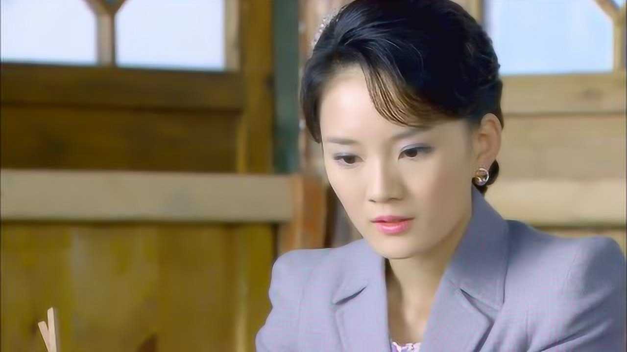 失忆的唐书涵无意中在报纸上看到了前朝福晋陈曼青她慌了