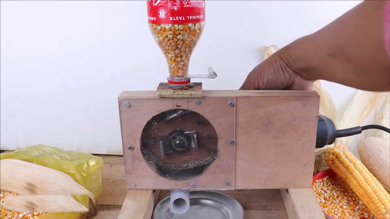牛人自制发明小型粉碎机,自家使用超方便!