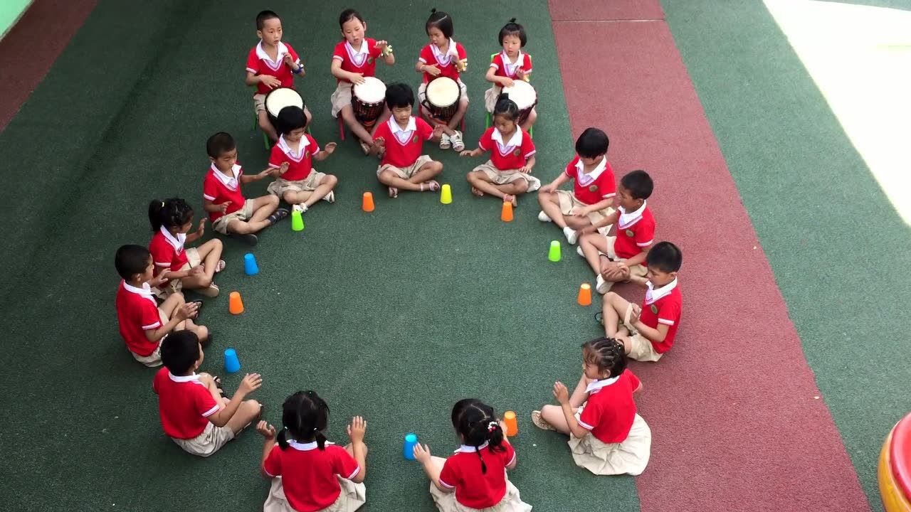 《非洲手鼓与杯子舞》——南路庄创新幼儿园