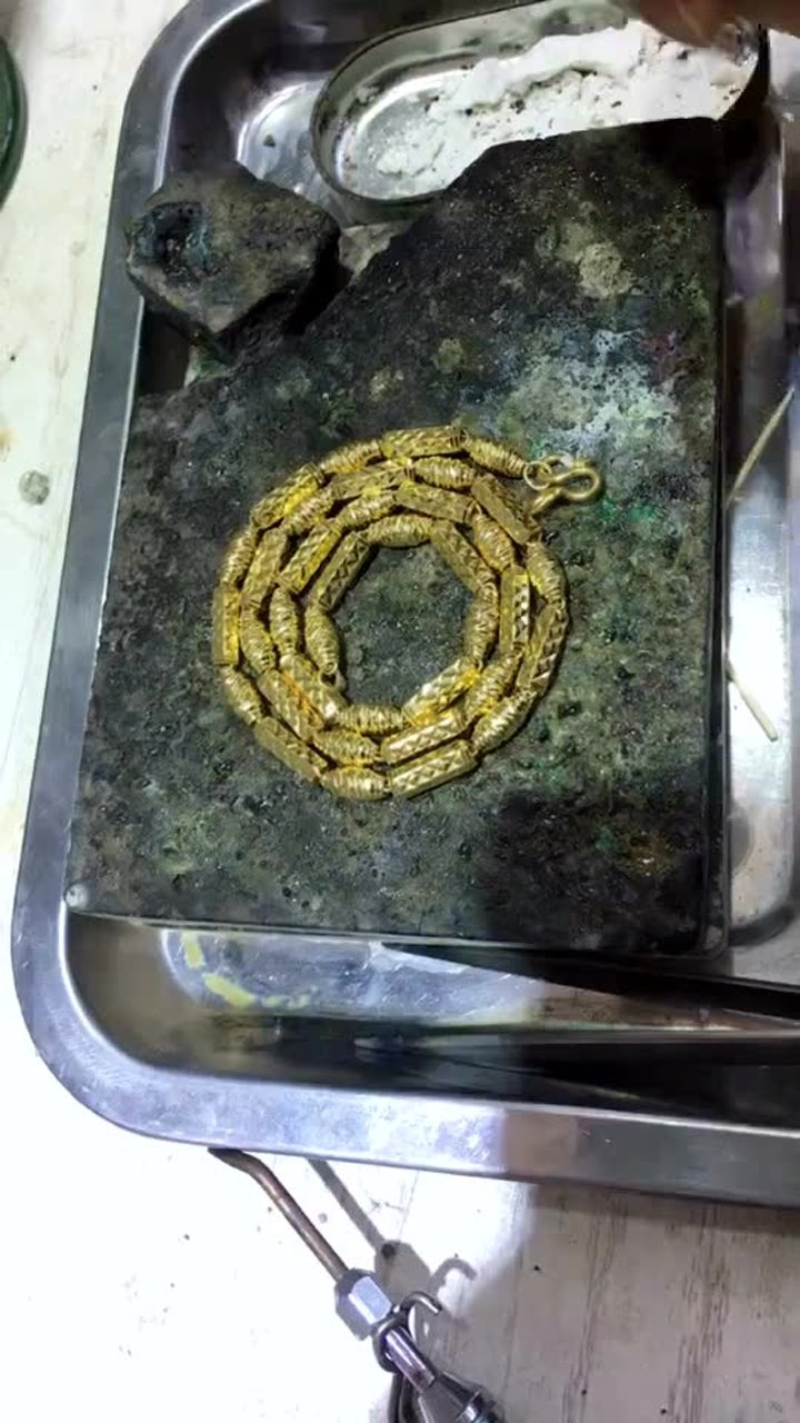 看看被火烧的金子会变成什么样