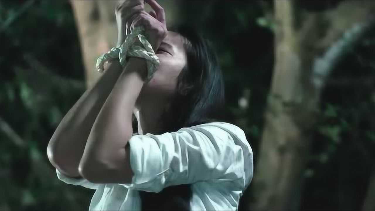 够帅美女警花被吊绑不仅自救还轻松放到两壮汉