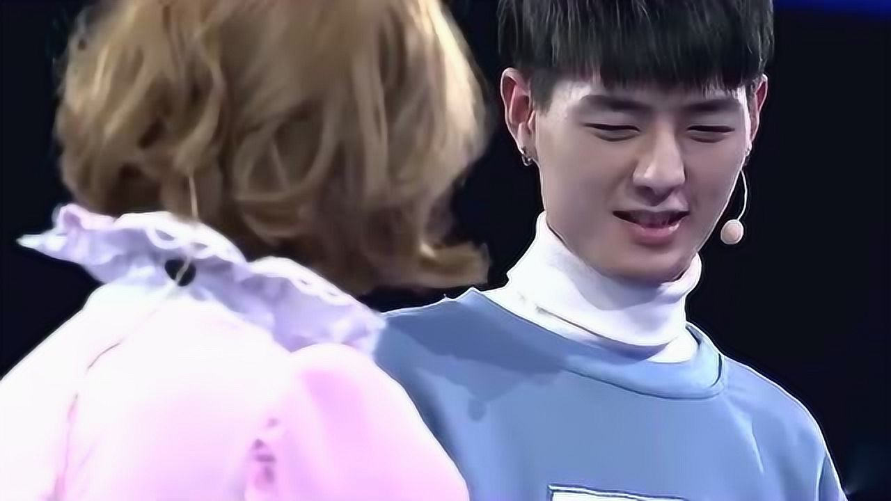 非常完美女嘉宾一秒变身淑女洛丽塔严肃的金浩被融化掉