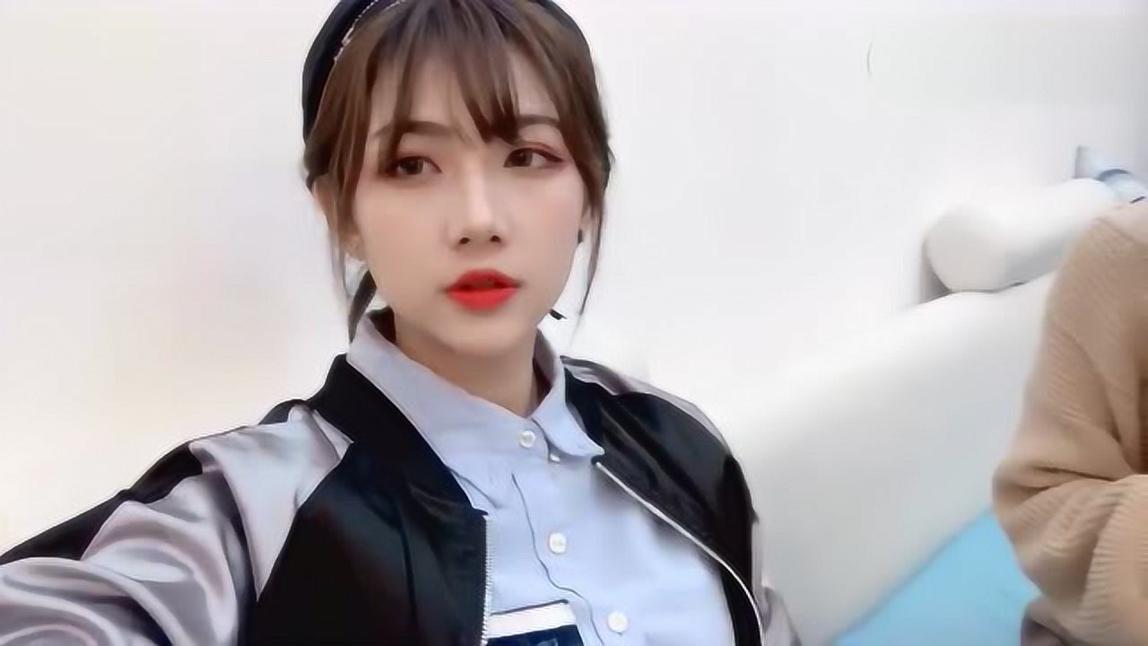 紫然和钟婷来秀颜值了这脖子太灵活网友惊呼小姐姐真漂亮