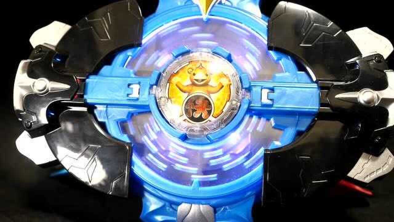 罗布奥特曼布斯卡水晶合体变身实物酷炫展示