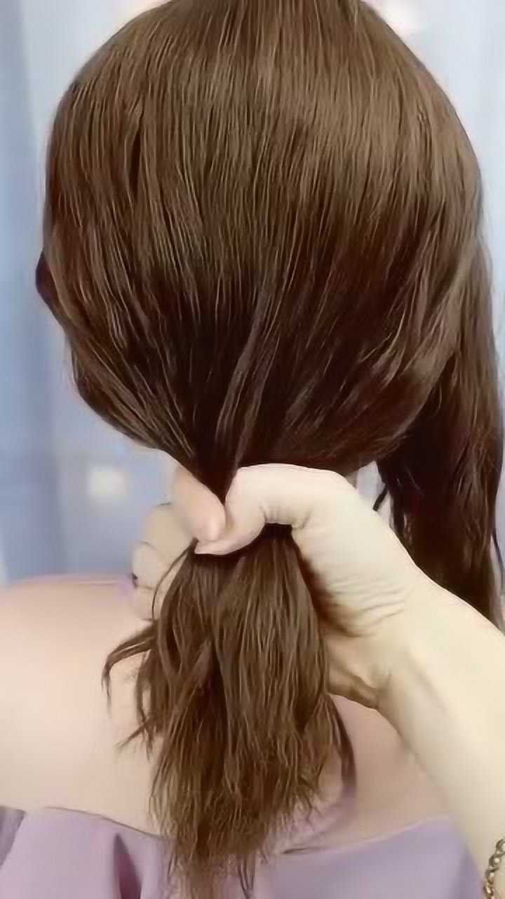 短发剪坏了这样扎,扎好了超减龄,冬季最适合这样扎!