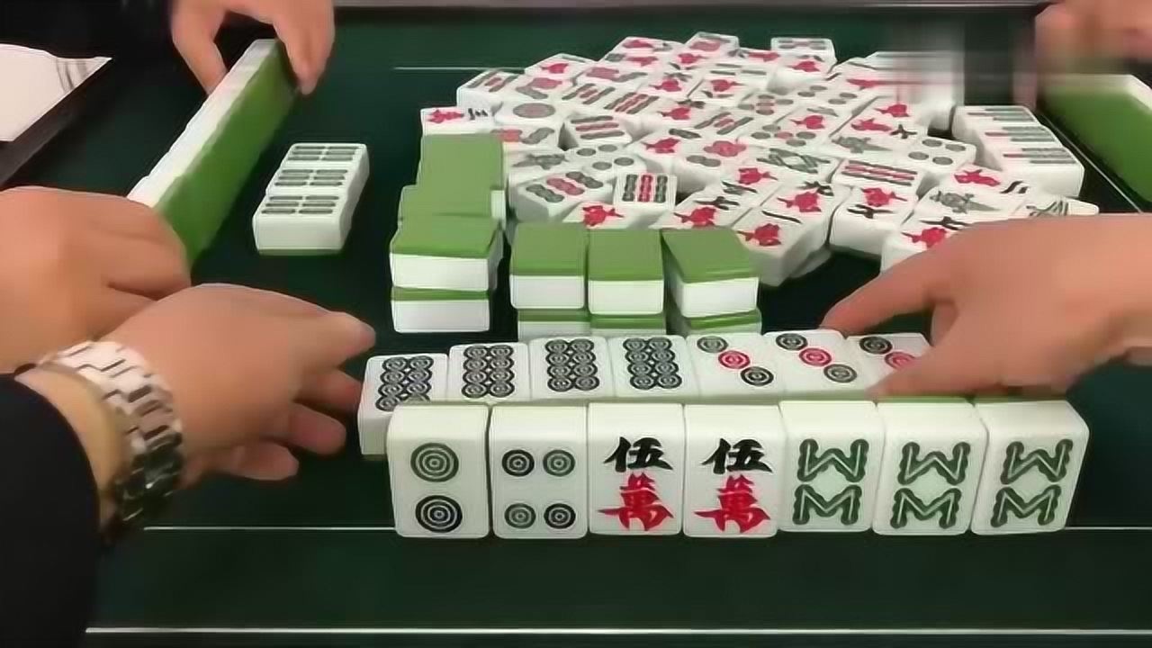 麻将:小伙杠上来三筒不胡,选择再杠又来个三筒,难道没发现不对_高清1080P在线观看平台_腾讯视频