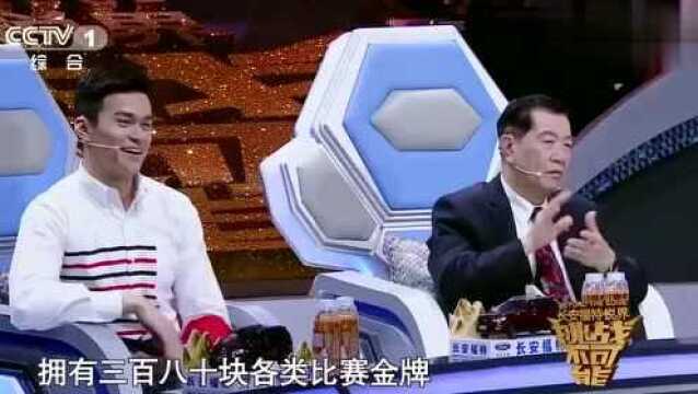 王英豪一人挑战五位魔方世界冠军,哈林生气:你这是挑战不公平