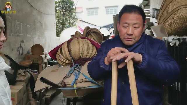 在河南农村,你知道木锨是啥吗?梦晴去买木锨,看她是怎么买的