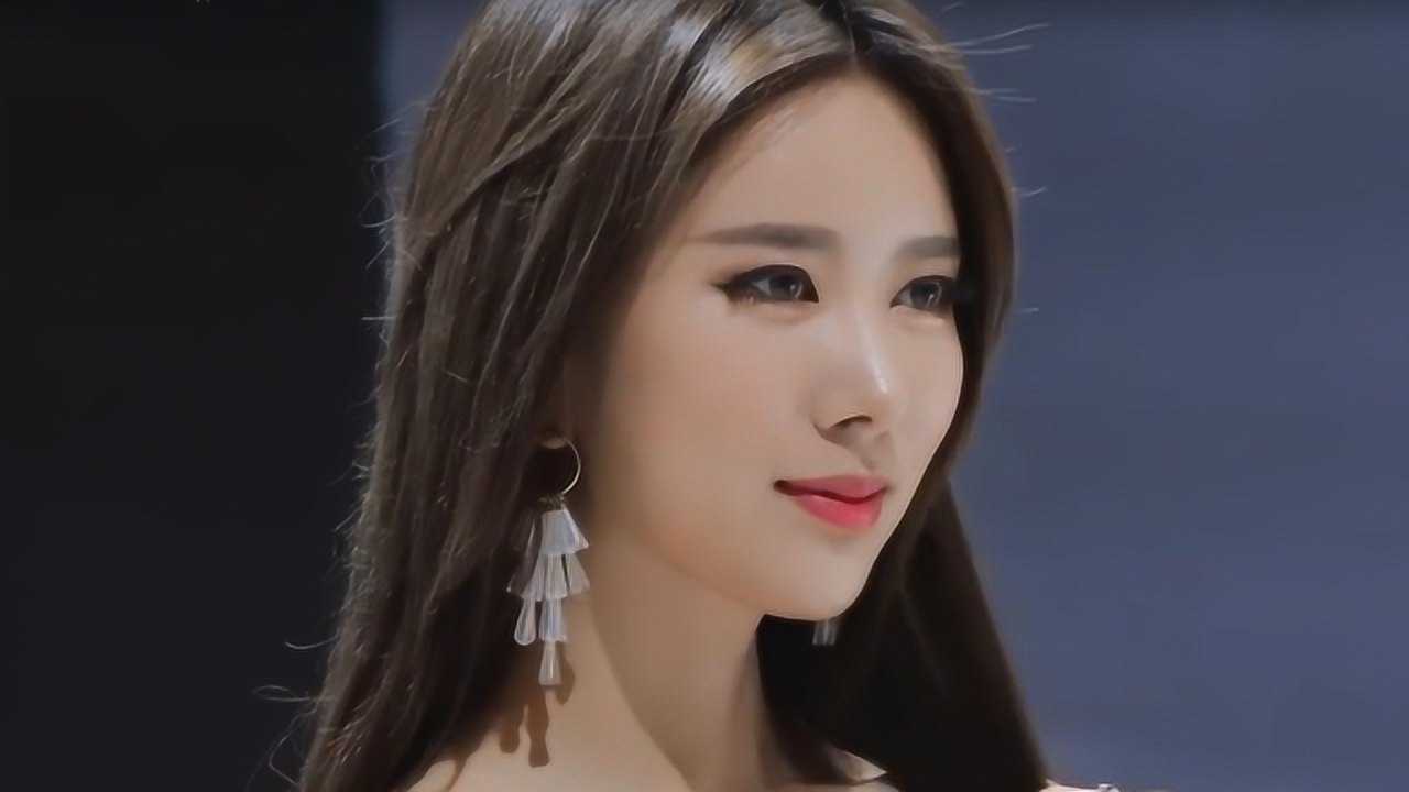 韩国顶级车模崔景元,冰山美人笑起来,真的太养眼了!