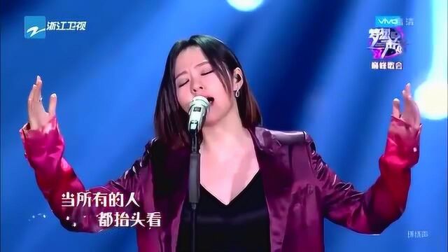 张杰的《一路向下》被张靓颖唱的太美了,所以人都在享受