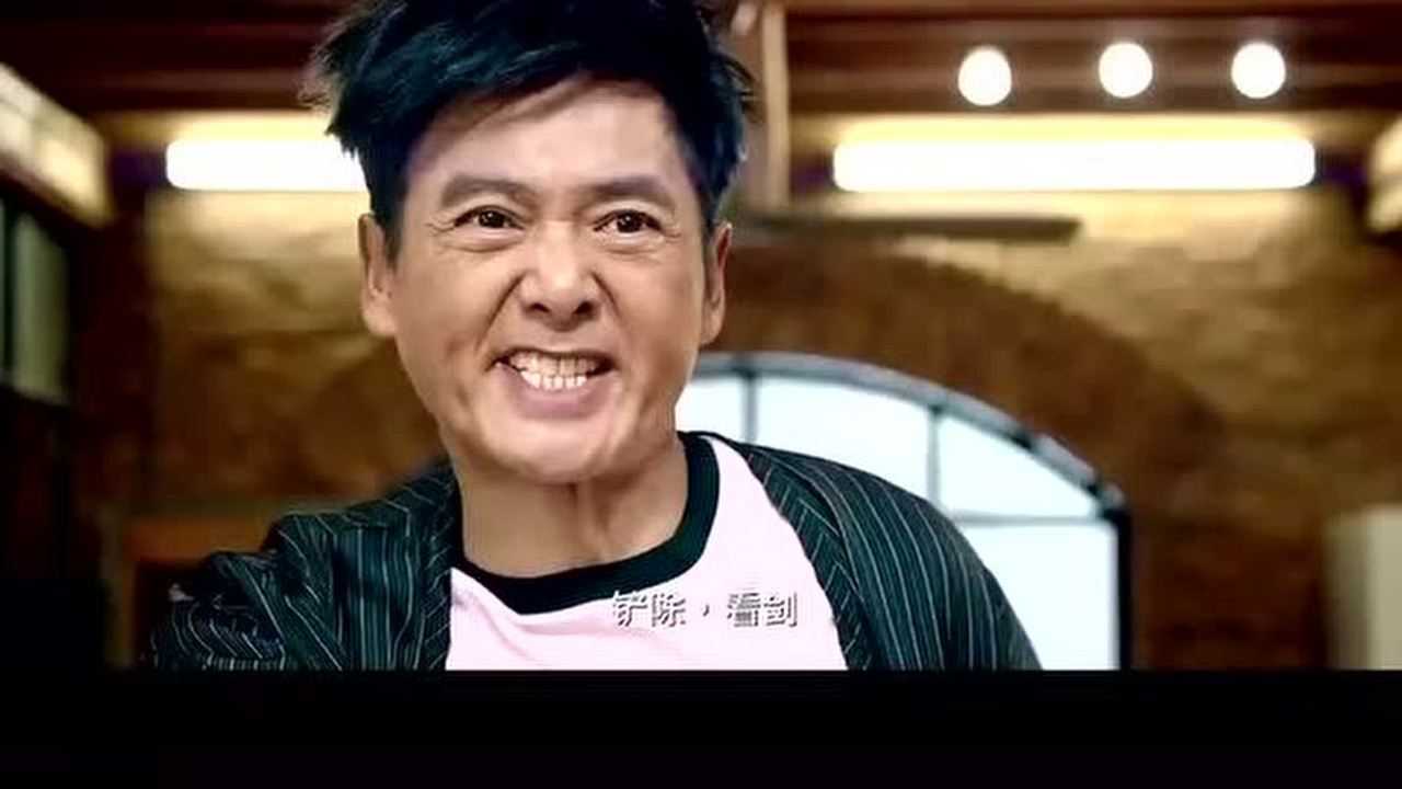 澳门风云3这球威力太大了刀仔接住了可是球拍却被打穿了