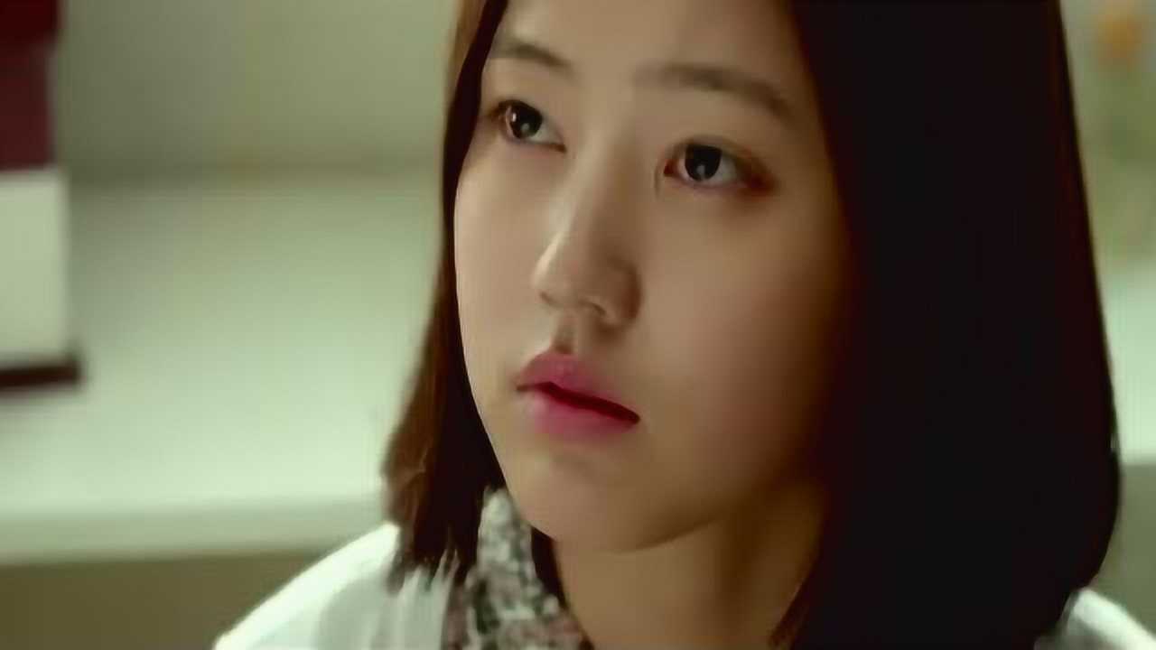 韩国电影鬼乡歹徒闯入女孩家中父亲上前制止却被杀害