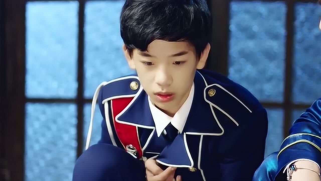 魔法学院:卡丁的魔法被黑魔法吸走了,卡丁很伤心