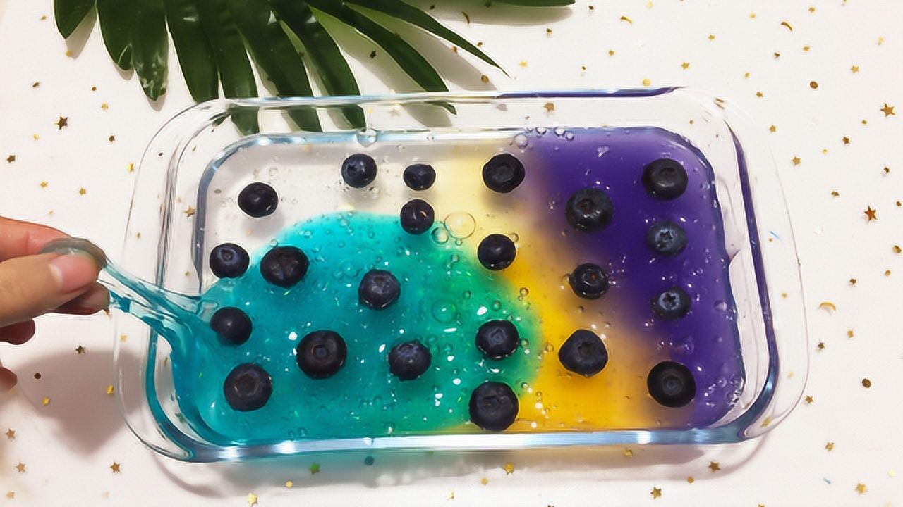 架子姐姐又开始作了用蓝莓来洗泥过程恶心又解压