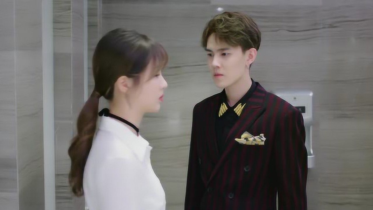 《国民老公》精彩一刻,为了宋相思一个答案许嘉木一路追到厕所