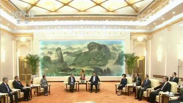 习近平会见美国哈佛大学校长