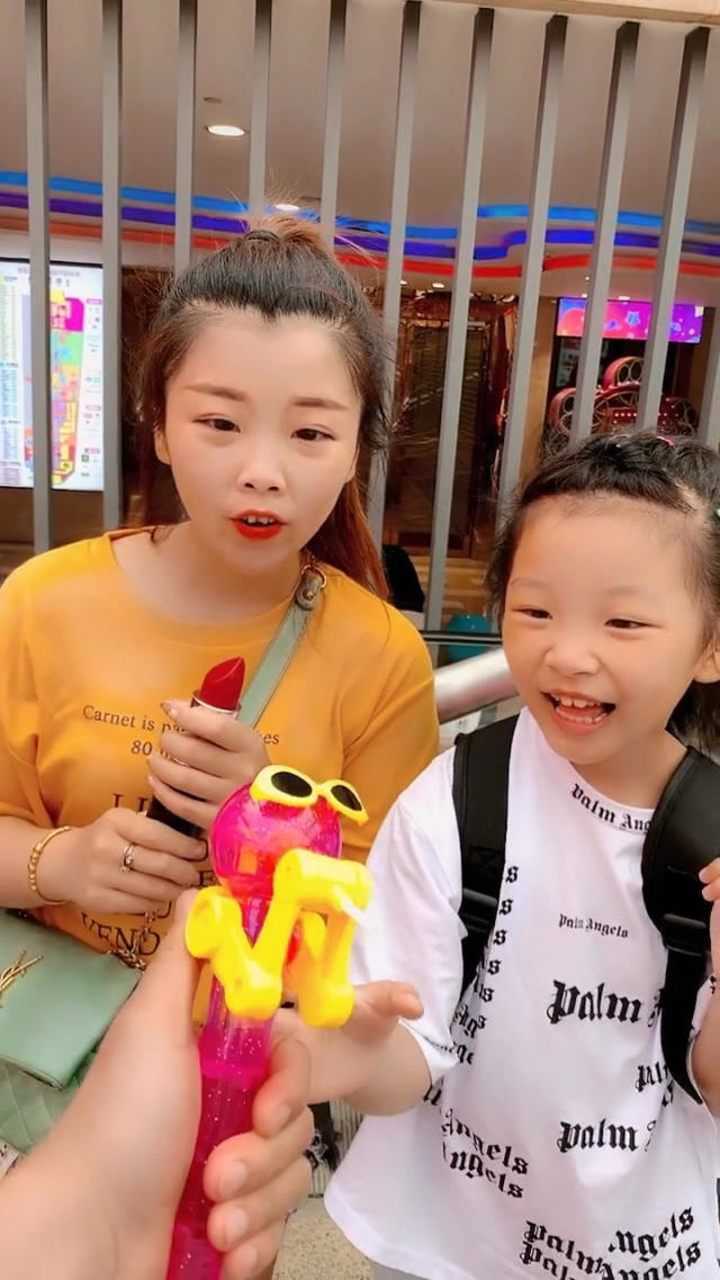 妈妈还夸孩子懂事了,全过程笑翻了芊渝芊寻双胞胎01:17人类满级幼崽