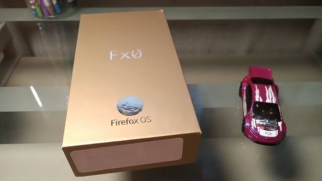 可能是FireFoxOS系统里硬件最强的一部手机,小众手机LG Fx0开箱