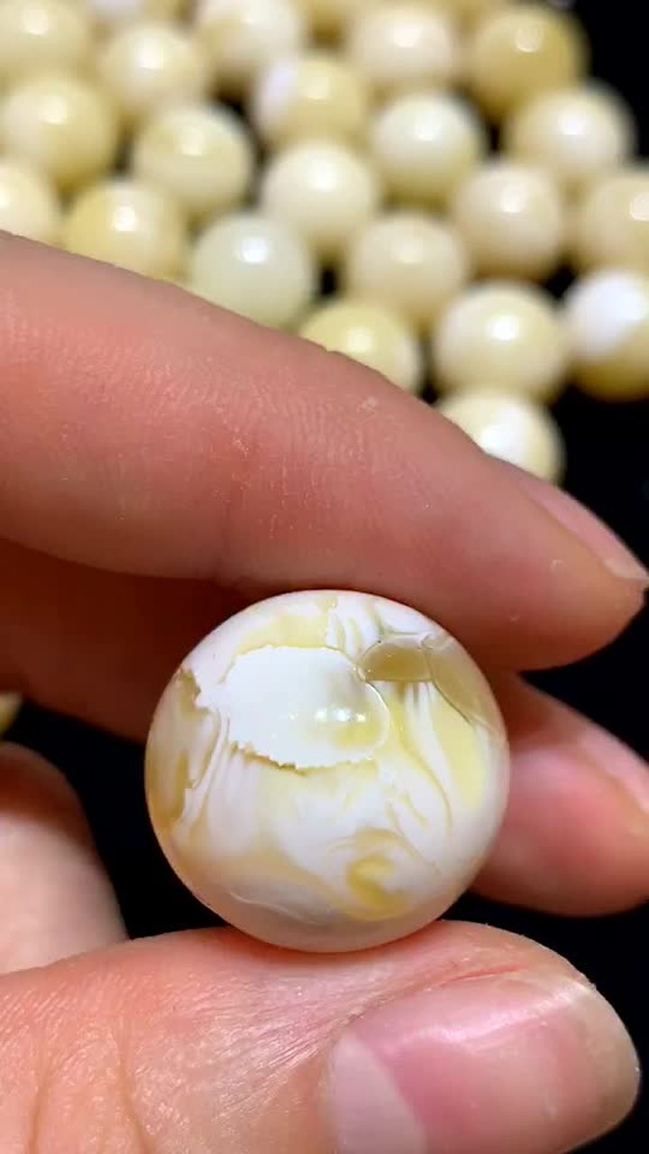 天然蜜蜡天眼珠