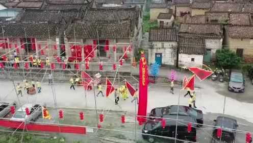 [图]航拍：戚氏家族祭祖，祖坟有点大，占了一个山头