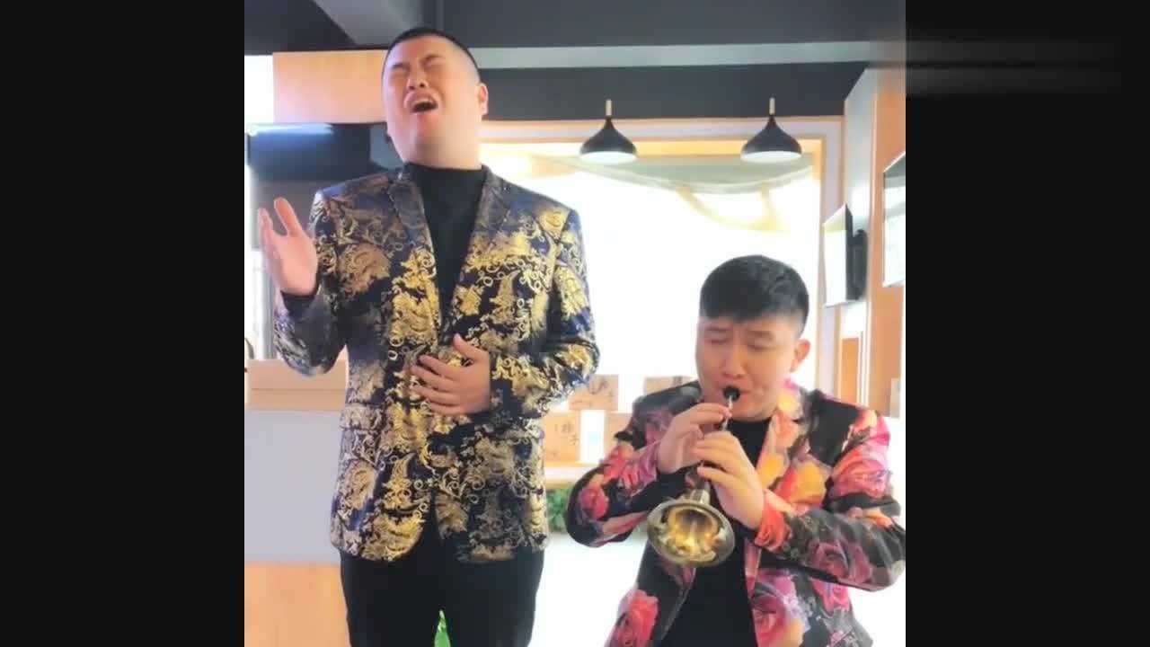 明星杨树林用喇叭吹奏《一壶老酒》,朋友歌声让他不满!心疼树林_高清1080P在线观看平台_腾讯视频