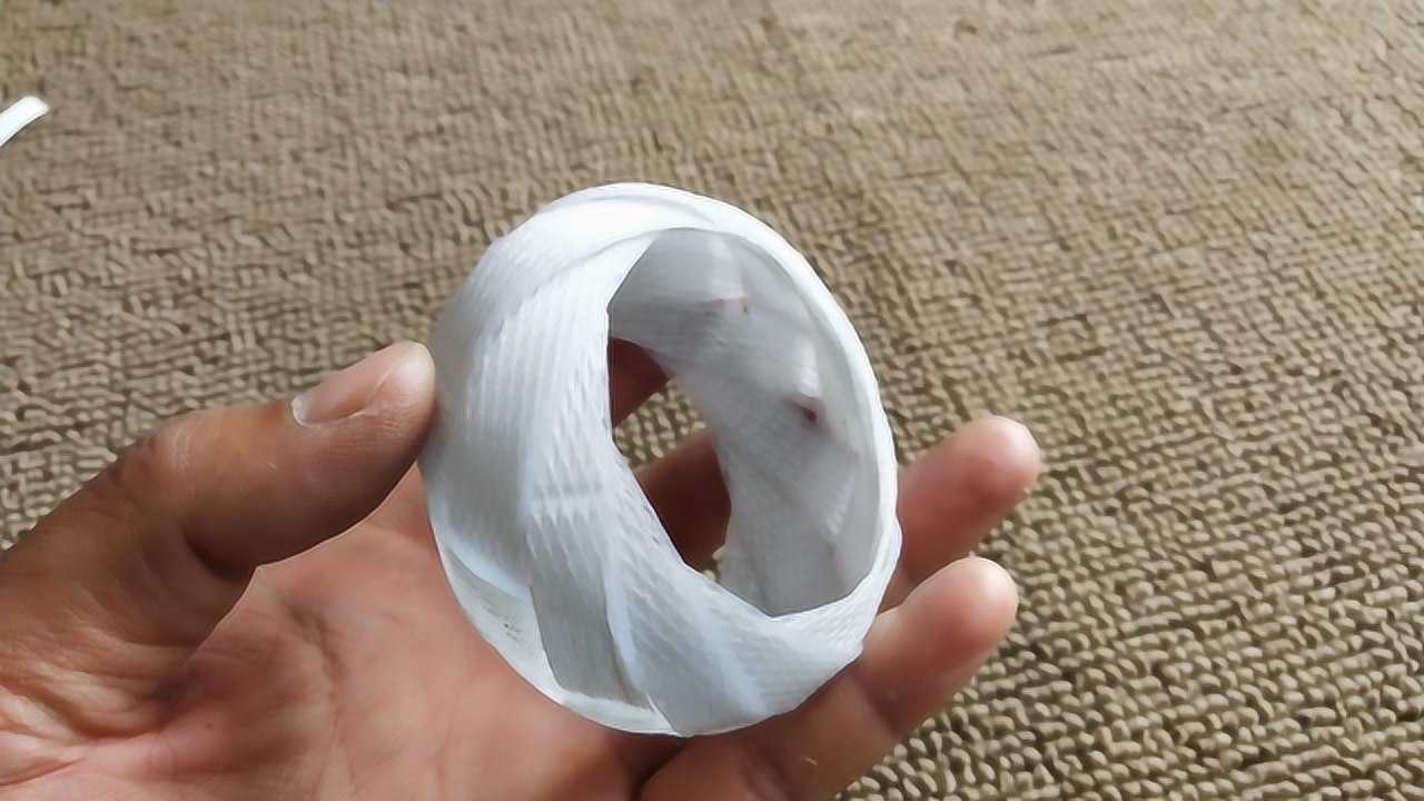 老祖宗流传下来的一种单花箍正宗编法即将消失的老手艺