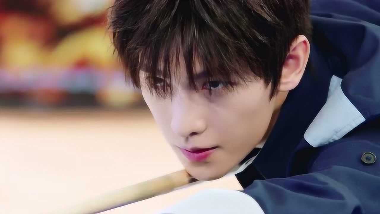 《全职高手》杨洋打台球的姿势,简直太帅了点,好养眼啊!