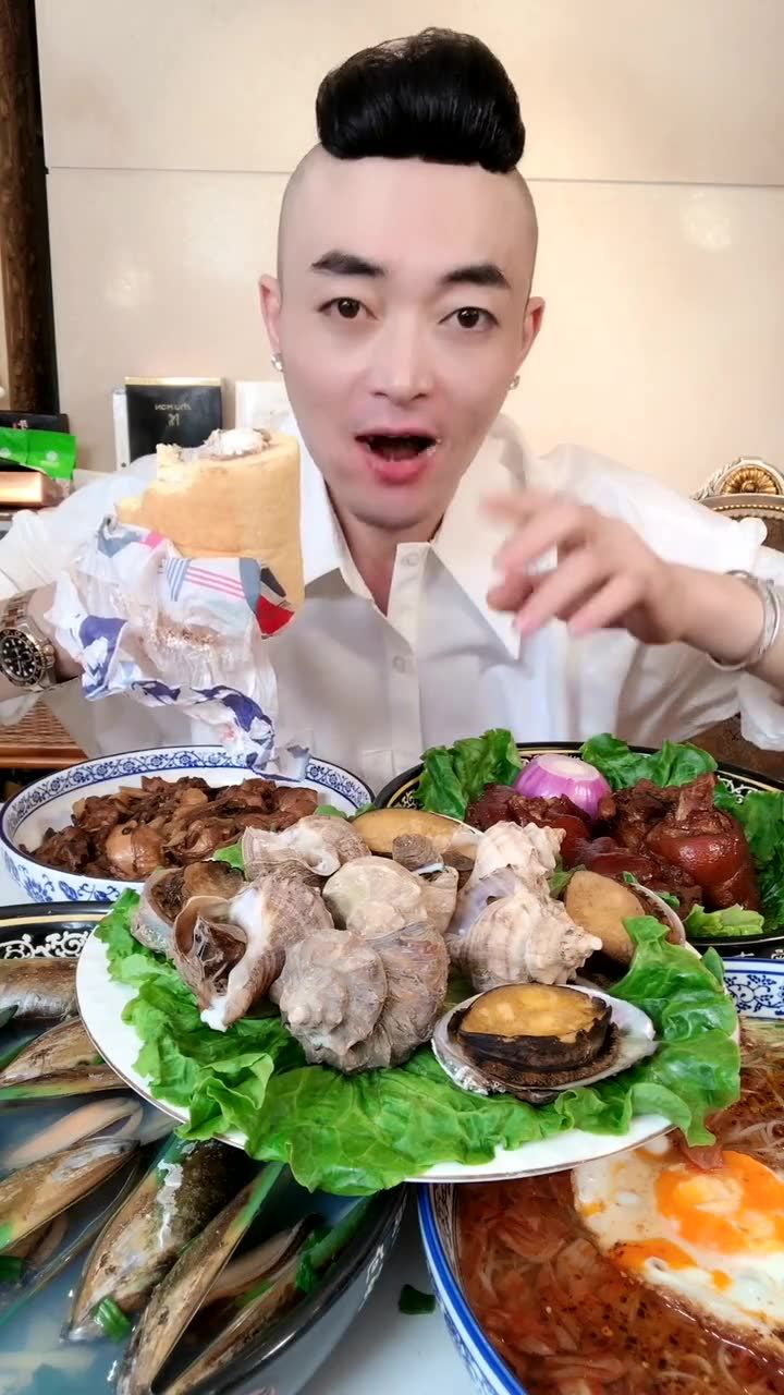 大胃王阿浩吃这"大白兔"真大,你吃过吗