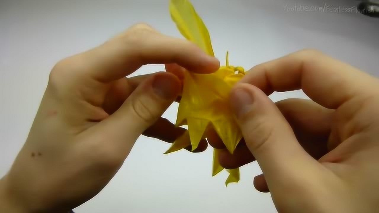 神谷哲史折纸黄蜂视频教程黄蜂基本型折纸整形过程实拍视频