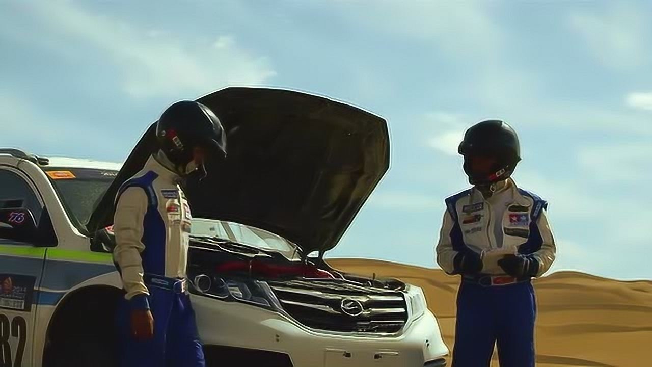 领航员不知道路程,赛车手发怒,指着儿子大骂