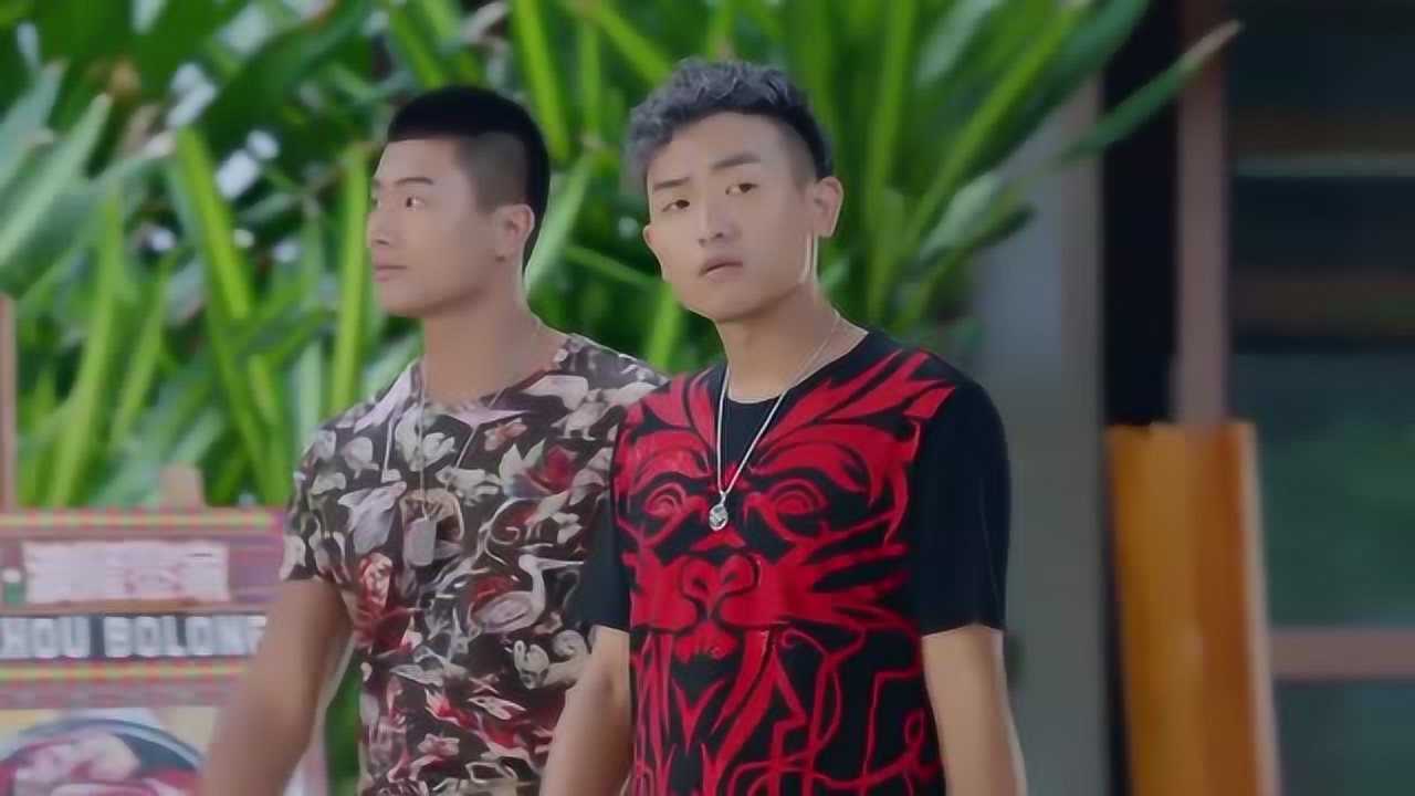 小伙觉得小七不一般,可能对他们会有威胁,俩人要伤害小七!_高清1080P在线观看平台_腾讯视频