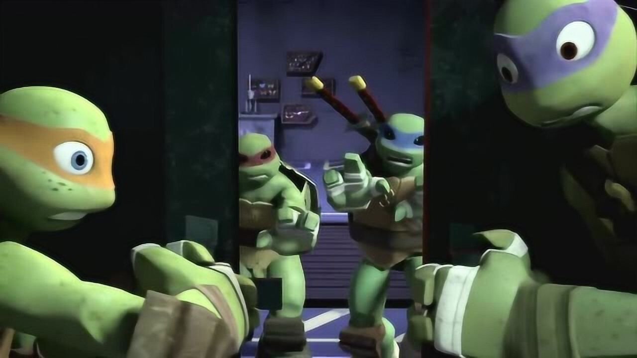 忍者神龟 里奥和拉斐尔都被感染了,两人紧盯着那个卵