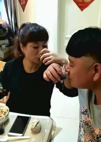 看看刘晓燕的老公!