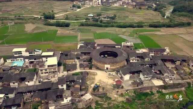 航拍福建永定土楼王,原来古代建筑如此讲究,难怪客家人这么拼搏