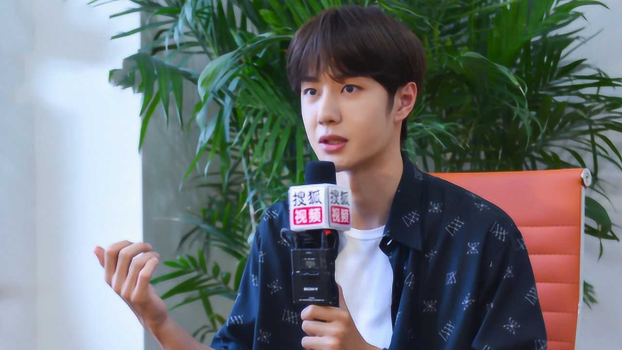 "一战cp"解体?王一博采访避谈肖战,网友:剧一完就不认人!