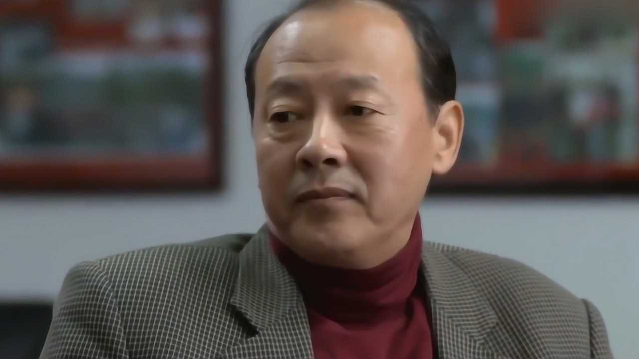 副总助手长得太漂亮,候总故意支开副总,让女助手单独汇报工作_腾讯视频