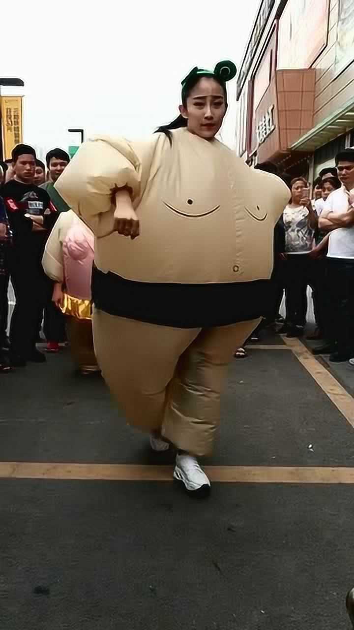 大胖子跳舞,太搞笑了