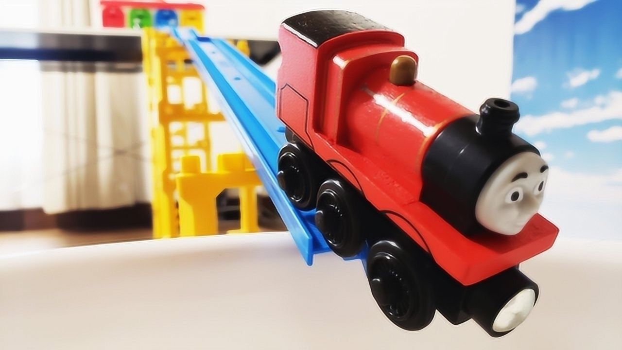 小鸡玩具托马斯火车出动玩具火车教宝宝识颜色