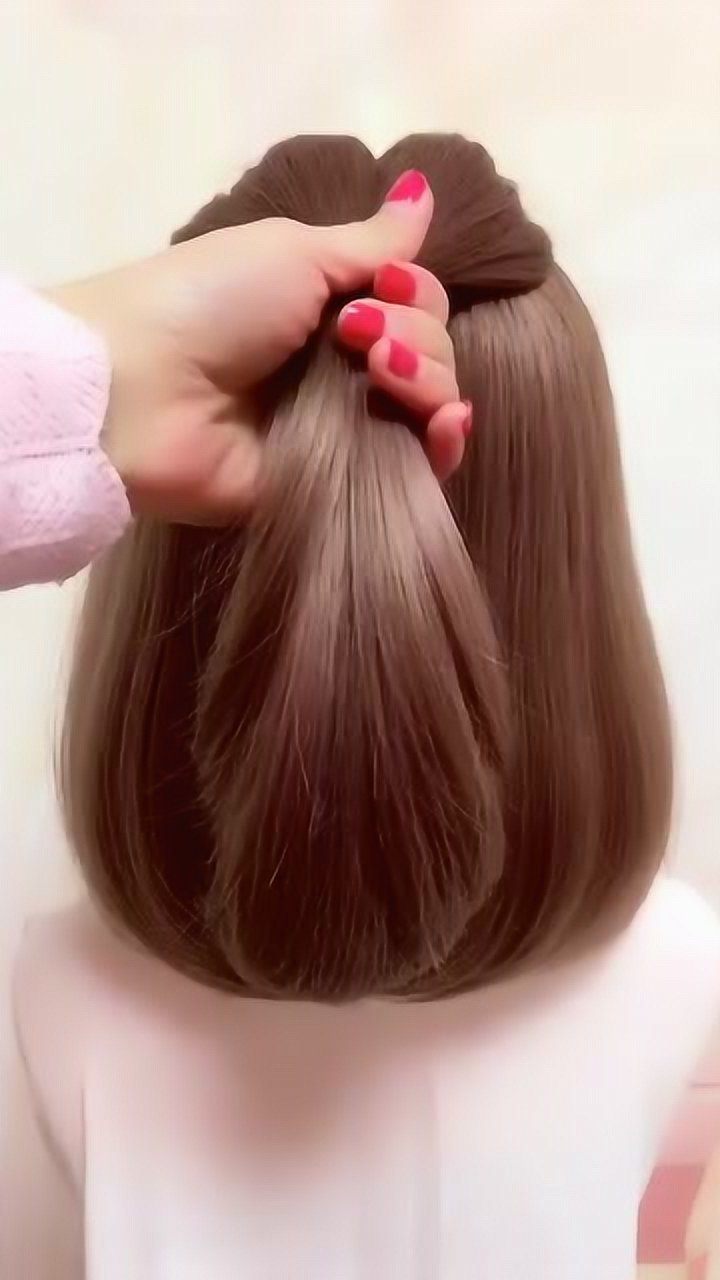 短发也能扎出鱼骨辫你学会了吗