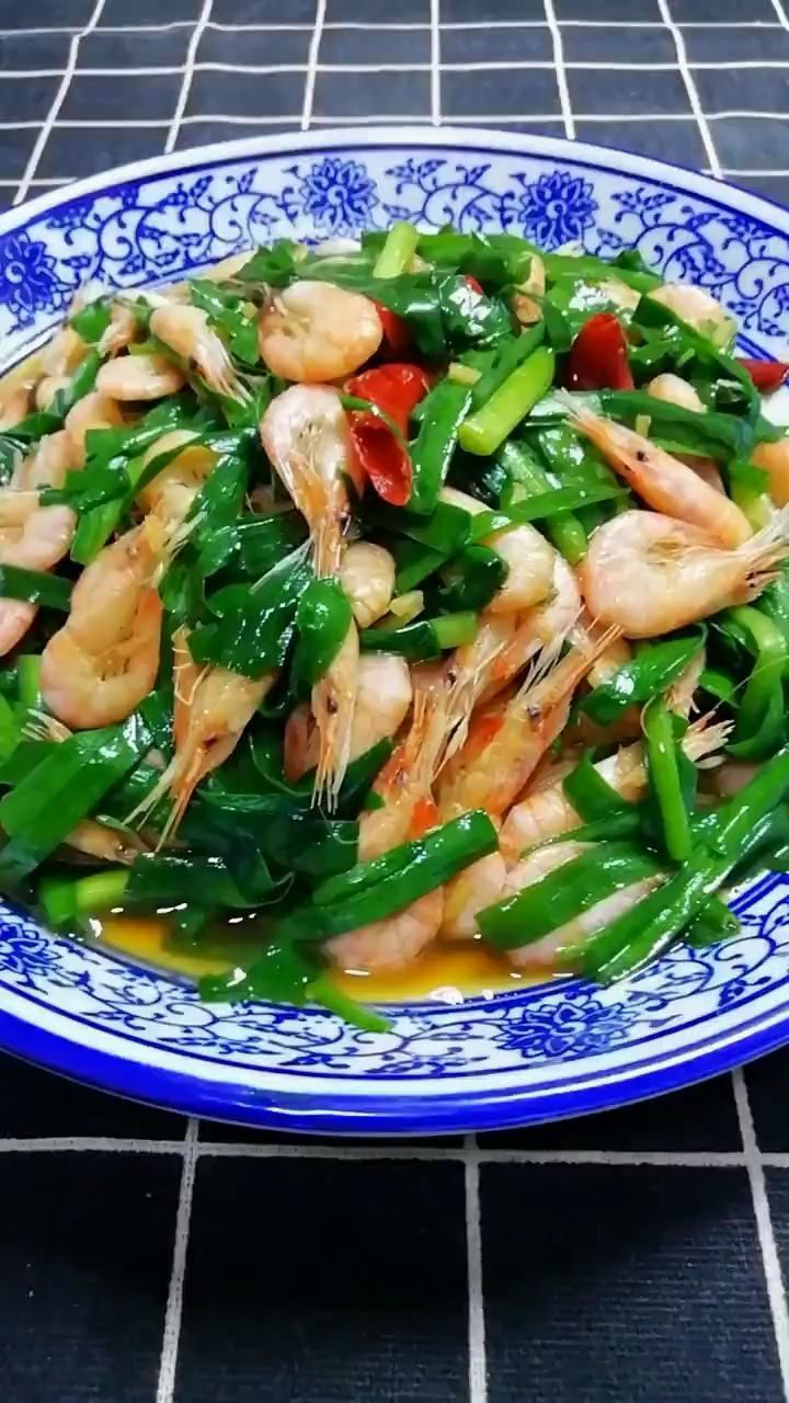 教大家做一个韭菜炒虾,营养价值特别高的一道菜