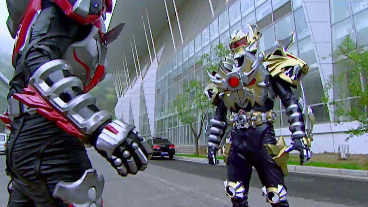 铠甲勇士铠传:炎龙首次对战帝皇,实力差距太大