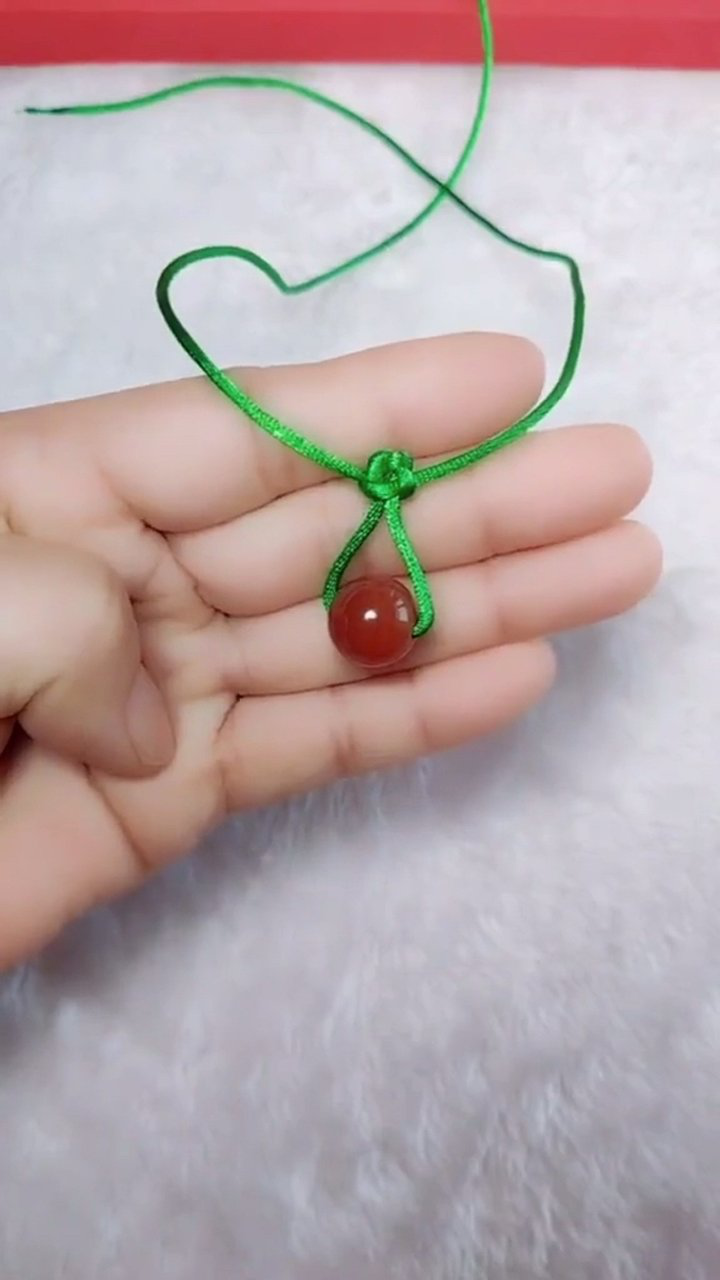 玉器店永远不会告诉你的秘密,就是这种吊坠绳结的打法!
