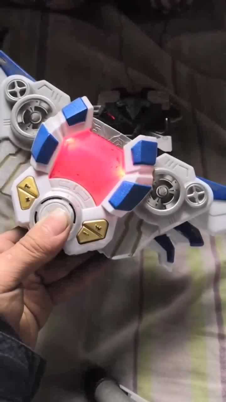 飞影铠甲升级疾电飞影光听你放歌了啥音效也听不见