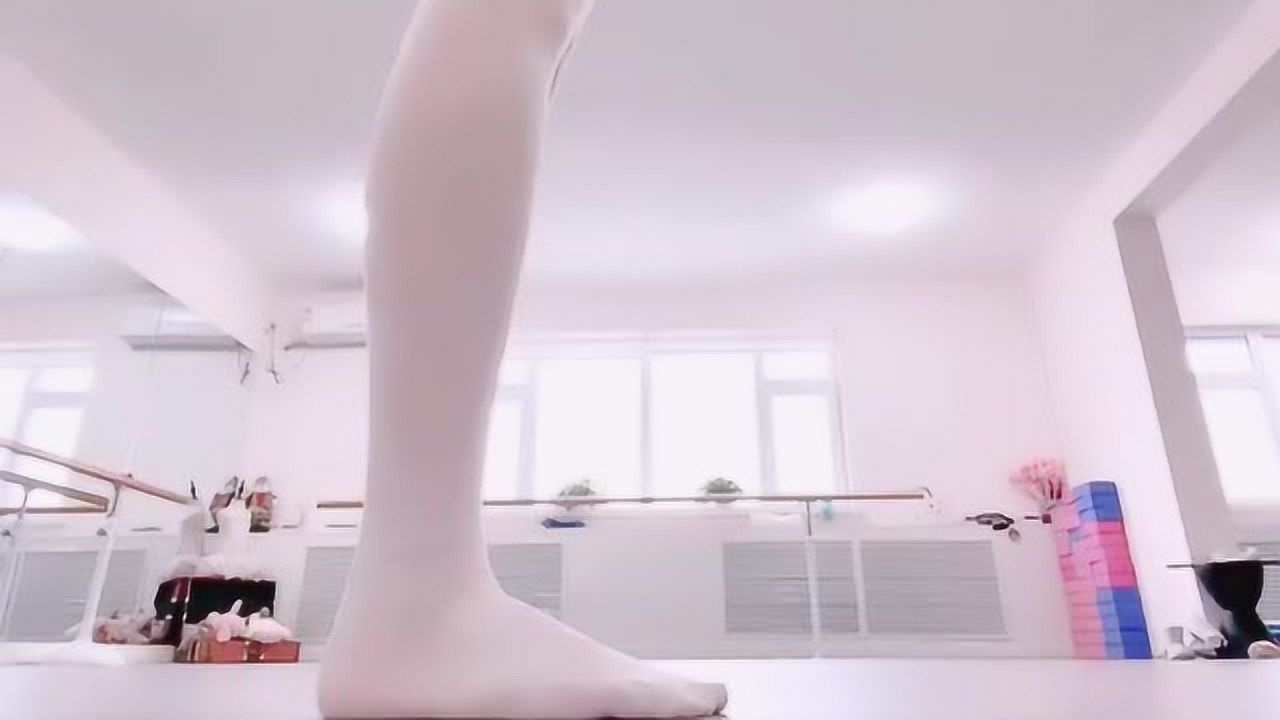 舞蹈生穿的袜子都那么可爱吗？_高清